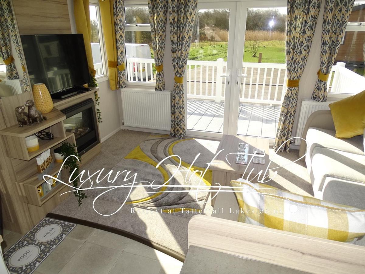 Luxury Hot Tub Retreat Villa แททเทอร์ชอล ภายนอก รูปภาพ