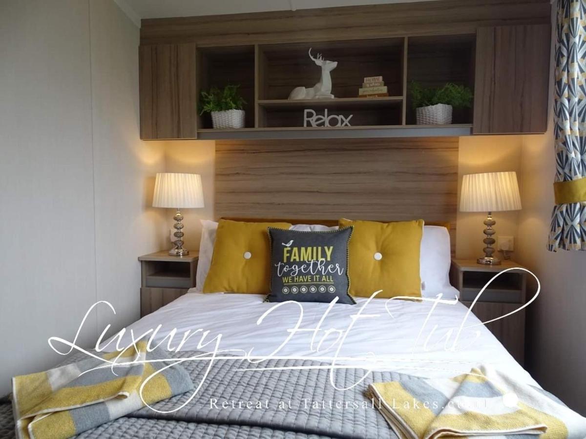 Luxury Hot Tub Retreat Villa แททเทอร์ชอล ภายนอก รูปภาพ